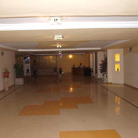 Hotel Maan Residency Ahmedabad Extérieur photo