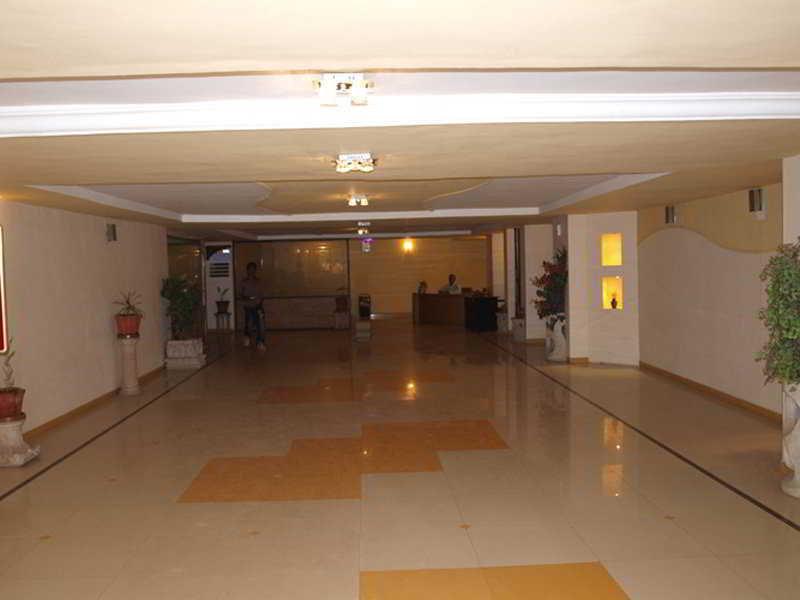Hotel Maan Residency Ahmedabad Extérieur photo